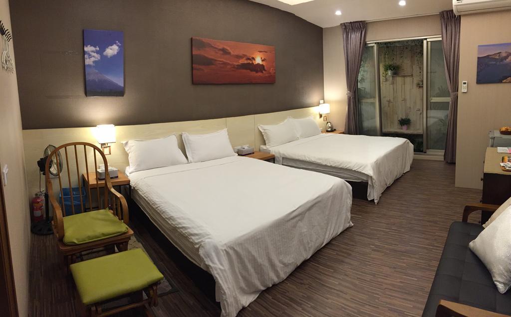 Cozy Cozy Hostel Тайнань Екстер'єр фото