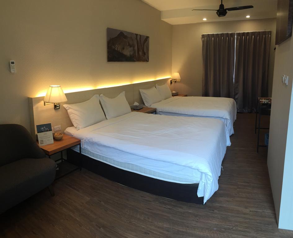 Cozy Cozy Hostel Тайнань Екстер'єр фото