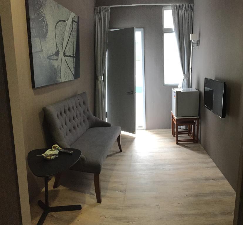 Cozy Cozy Hostel Тайнань Екстер'єр фото