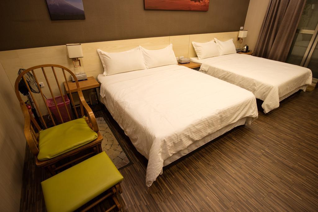 Cozy Cozy Hostel Тайнань Екстер'єр фото