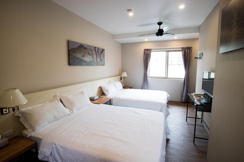 Cozy Cozy Hostel Тайнань Екстер'єр фото