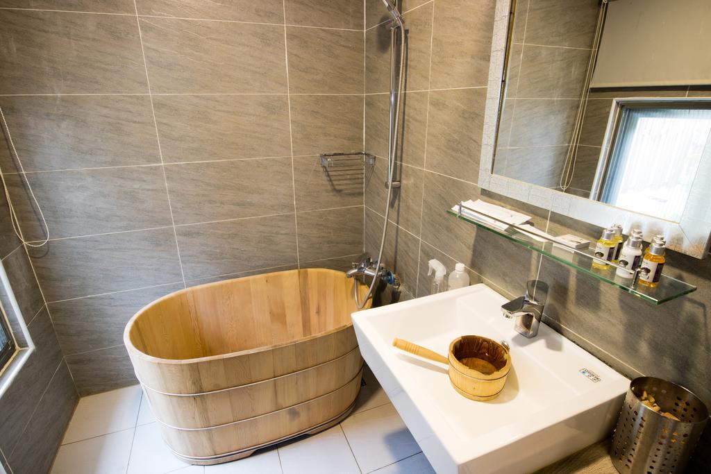 Cozy Cozy Hostel Тайнань Екстер'єр фото