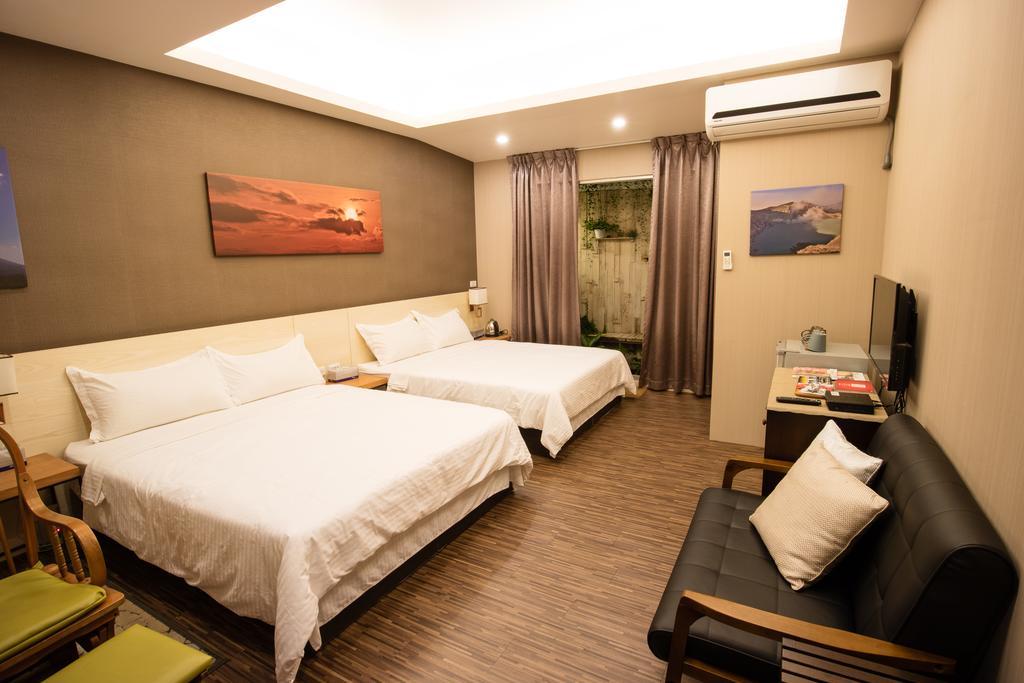 Cozy Cozy Hostel Тайнань Екстер'єр фото