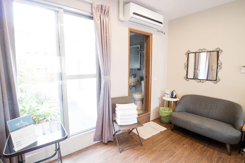 Cozy Cozy Hostel Тайнань Екстер'єр фото