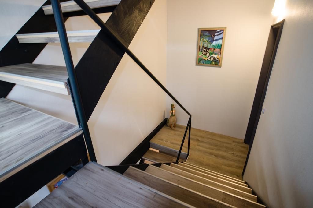 Cozy Cozy Hostel Тайнань Екстер'єр фото